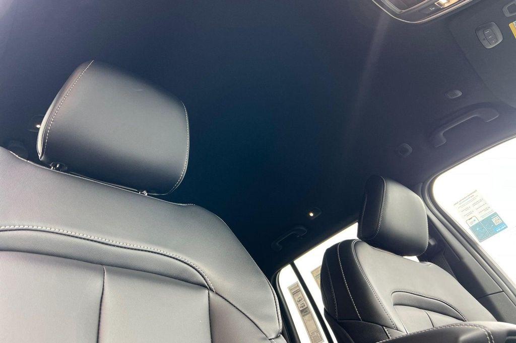 new 2025 Jeep Grand Cherokee car, priced at $45,645