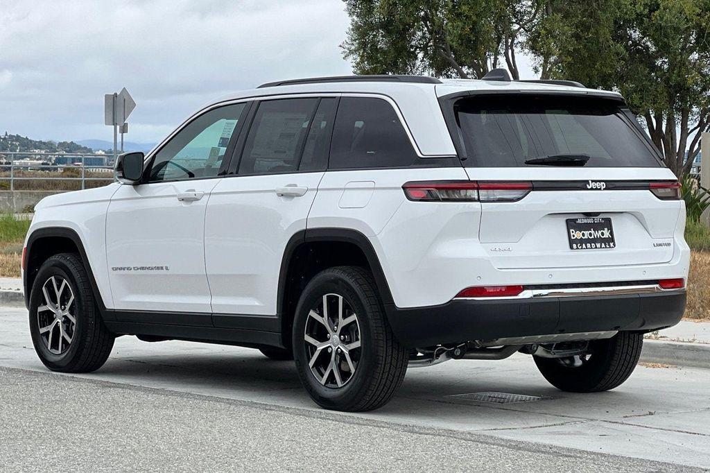 new 2025 Jeep Grand Cherokee car, priced at $45,645