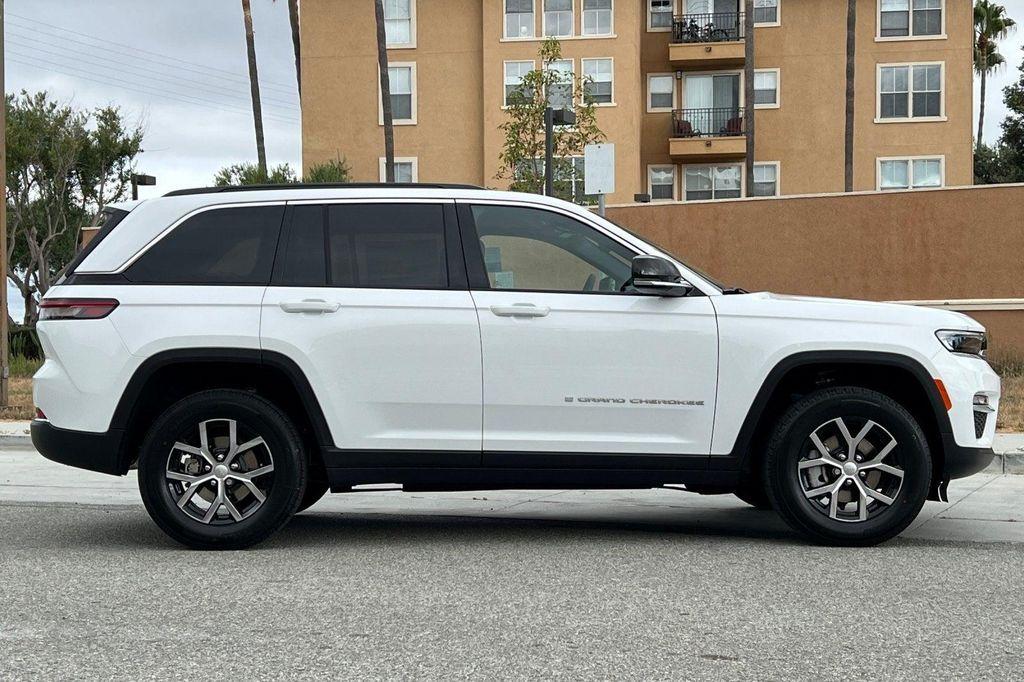 new 2025 Jeep Grand Cherokee car, priced at $45,645