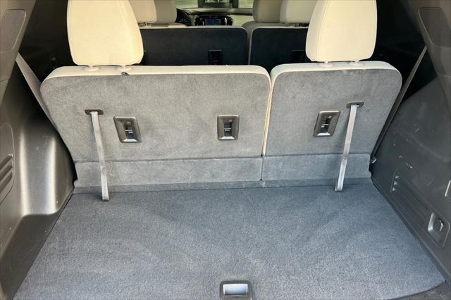 used 2022 Chevrolet Traverse car, priced at $27,555