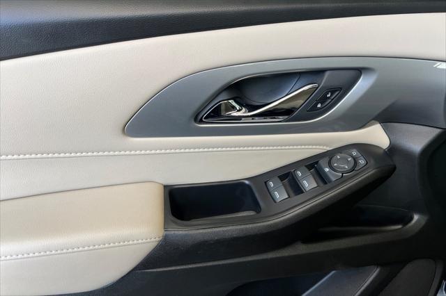 used 2022 Chevrolet Traverse car, priced at $27,555