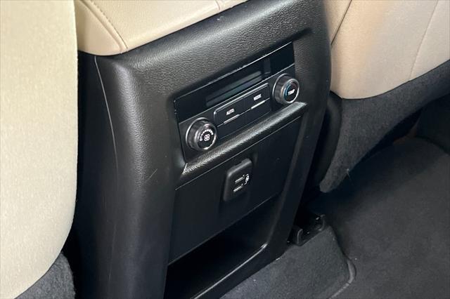used 2022 Chevrolet Traverse car, priced at $27,555