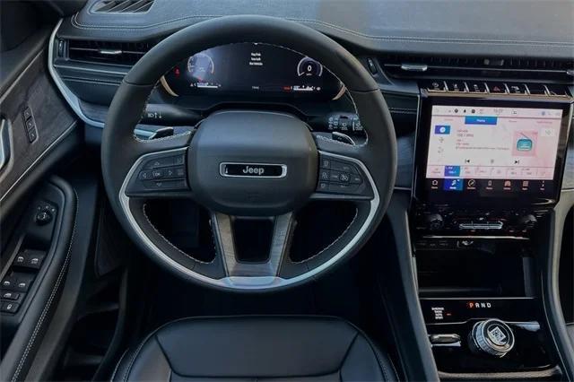 new 2025 Jeep Grand Cherokee car, priced at $44,195