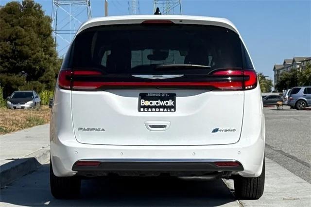 new 2024 Chrysler Pacifica Hybrid car, priced at $43,835