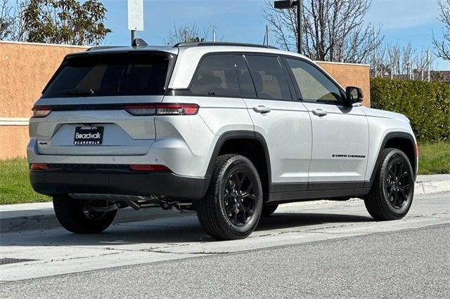 new 2025 Jeep Grand Cherokee car, priced at $39,999