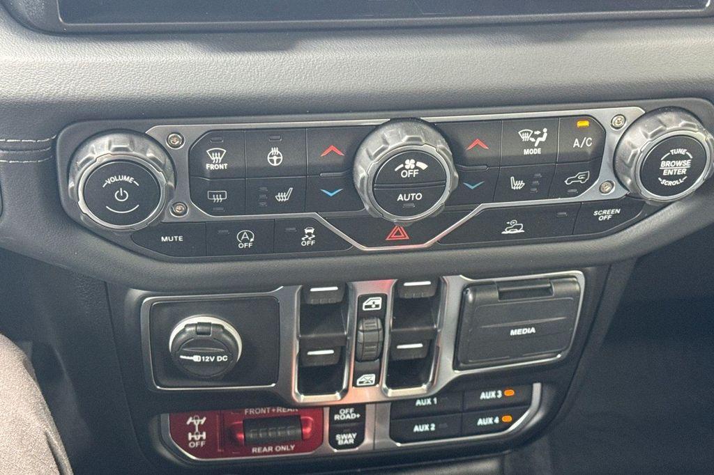 new 2025 Jeep Wrangler car, priced at $52,920