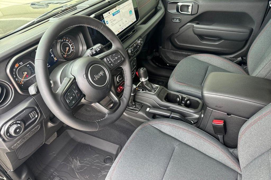 new 2025 Jeep Wrangler car, priced at $52,920