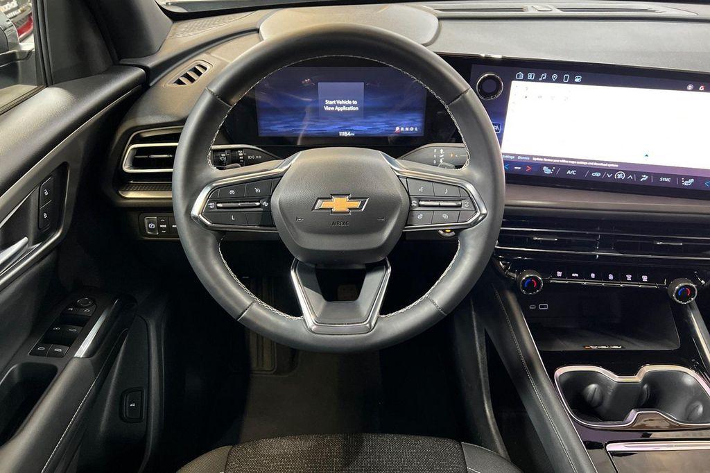 used 2024 Chevrolet Traverse car, priced at $38,776