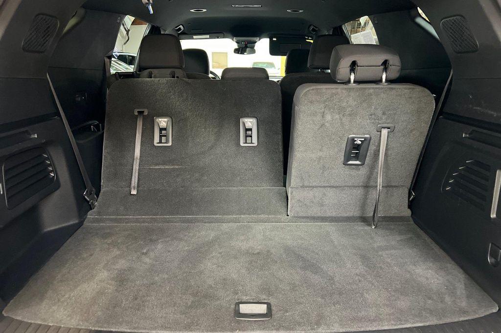 used 2024 Chevrolet Traverse car, priced at $38,776