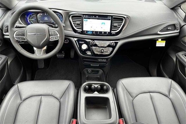 new 2025 Chrysler Pacifica Hybrid car, priced at $45,745