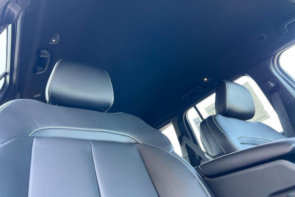 new 2025 Jeep Grand Cherokee car, priced at $45,245