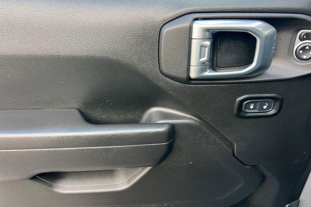 used 2022 Jeep Wrangler Unlimited car, priced at $32,998