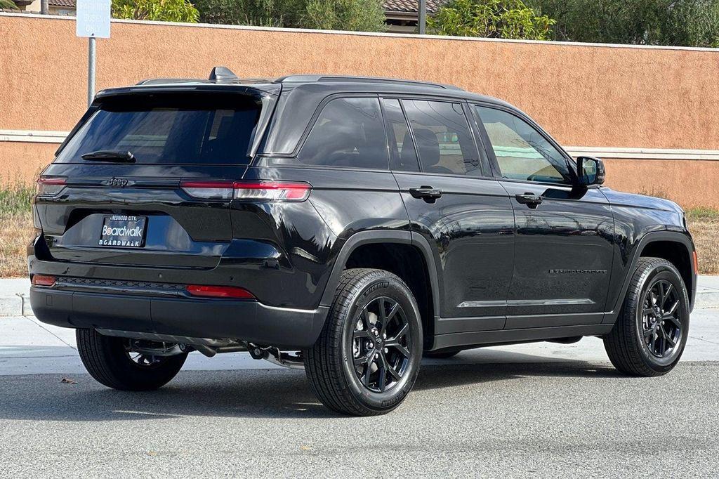 new 2025 Jeep Grand Cherokee car, priced at $42,480