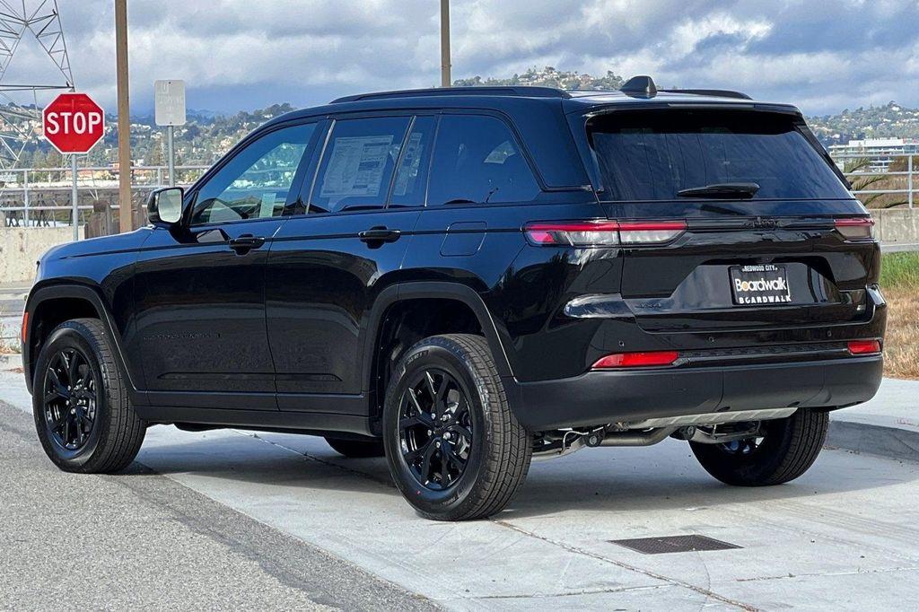 new 2025 Jeep Grand Cherokee car, priced at $42,480