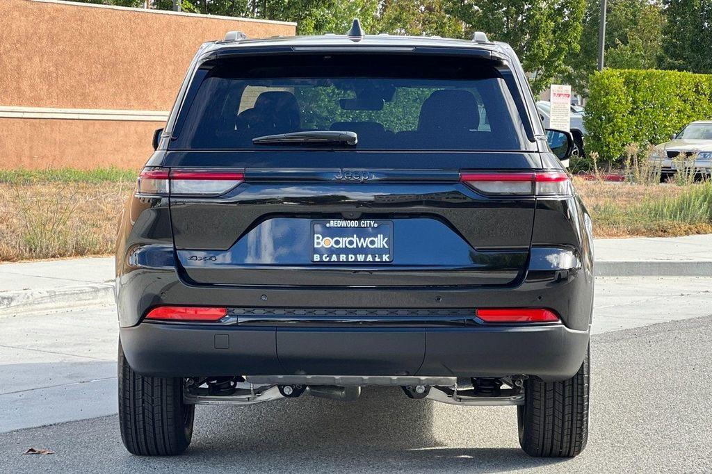 new 2025 Jeep Grand Cherokee car, priced at $42,480
