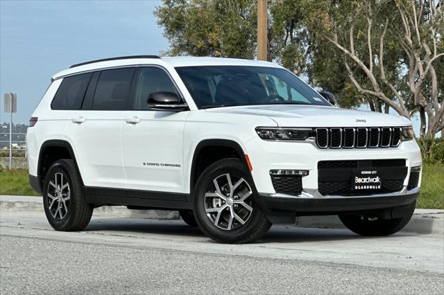 new 2025 Jeep Grand Cherokee car, priced at $41,200