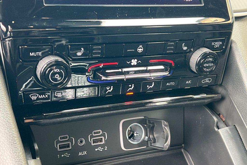 new 2025 Jeep Grand Cherokee car, priced at $41,885