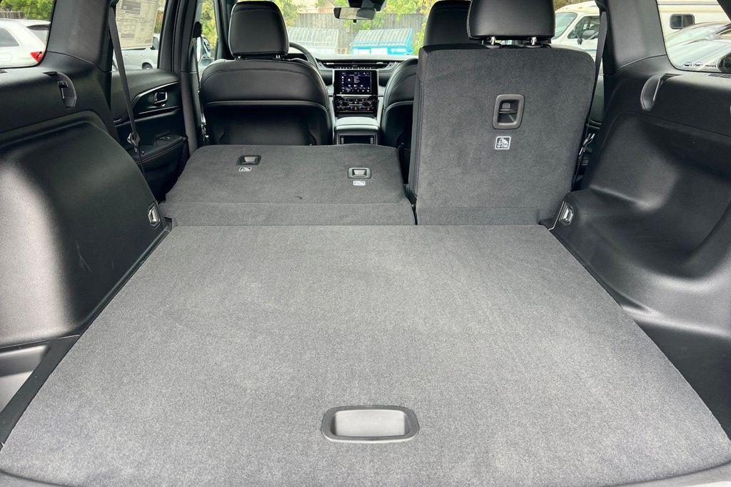 new 2025 Jeep Grand Cherokee car, priced at $41,885