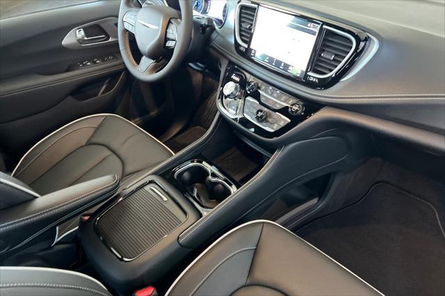 new 2025 Chrysler Pacifica car, priced at $52,249