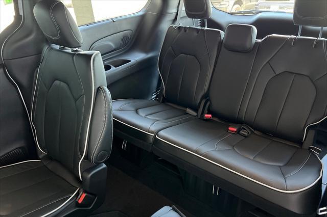 new 2025 Chrysler Pacifica car, priced at $52,249