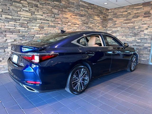 used 2024 Lexus ES 350 car, priced at $43,010