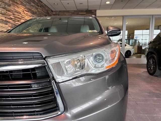 used 2015 Toyota Highlander car, priced at $12,281