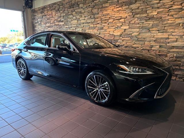 used 2024 Lexus ES 250 car, priced at $40,585