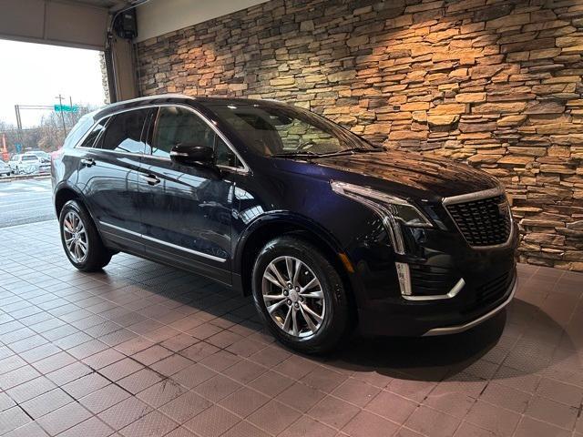 used 2022 Cadillac XT5 car, priced at $29,727