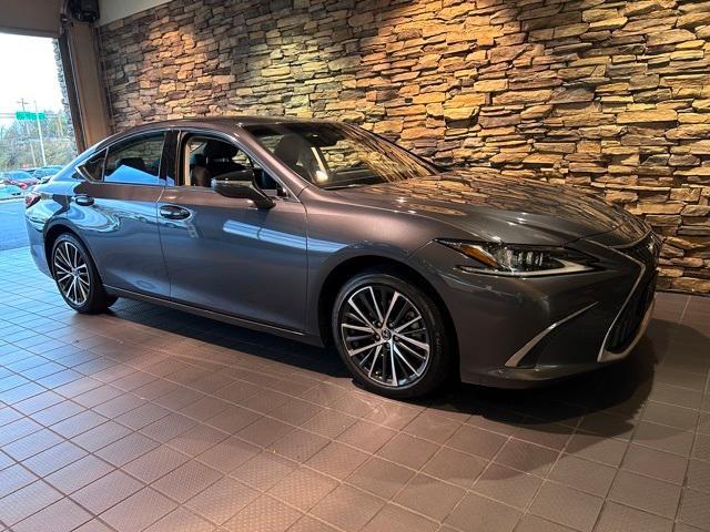 used 2022 Lexus ES 350 car, priced at $39,124