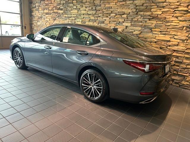 new 2025 Lexus ES 300h car, priced at $55,004