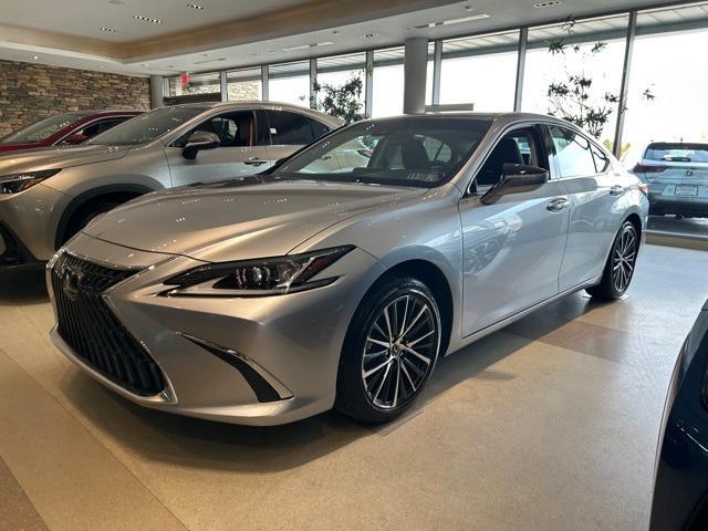 new 2025 Lexus ES 300h car, priced at $50,119