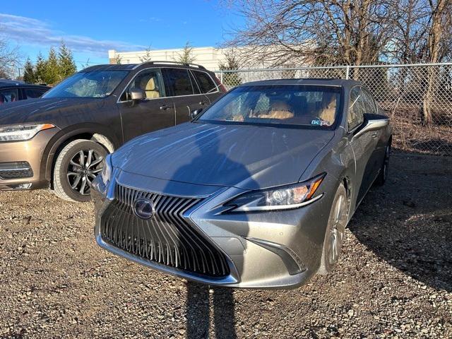 used 2019 Lexus ES 300h car, priced at $28,366