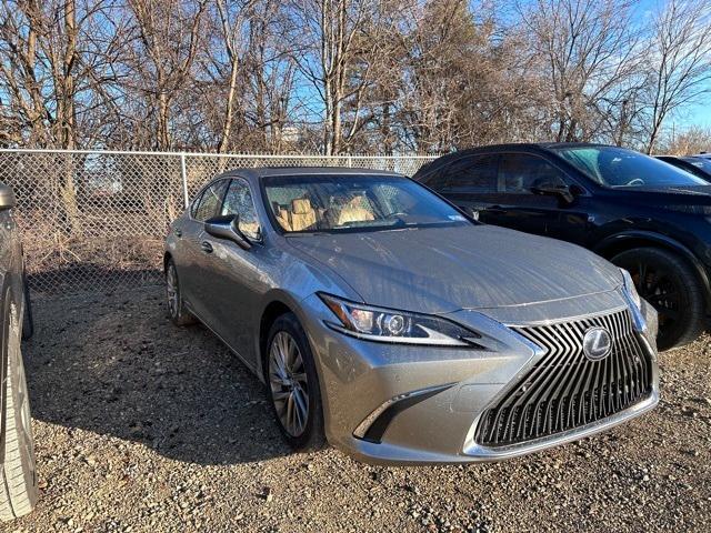 used 2019 Lexus ES 300h car, priced at $28,366