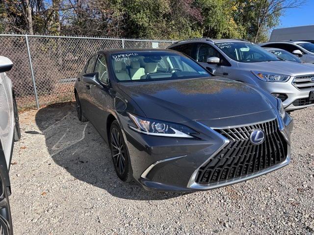 used 2022 Lexus ES 300h car, priced at $37,919