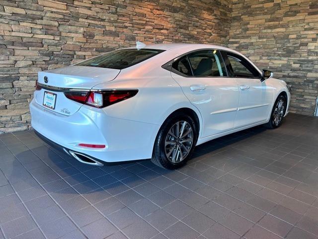 used 2022 Lexus ES 350 car, priced at $37,097