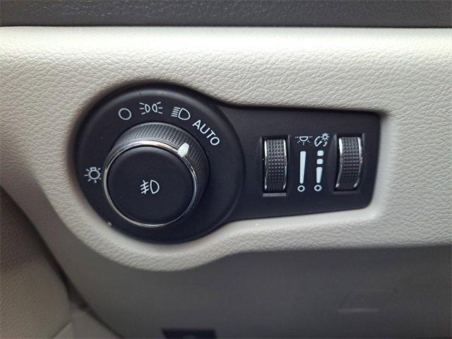 used 2023 Chrysler Pacifica car, priced at $31,249