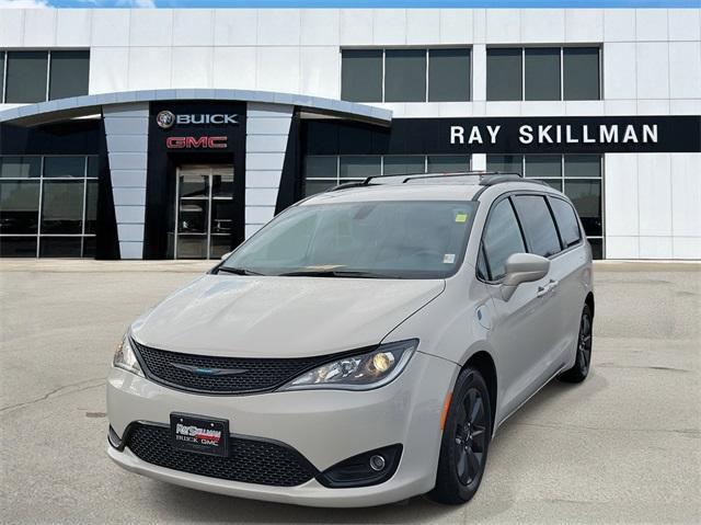 used 2020 Chrysler Pacifica Hybrid car, priced at $23,488