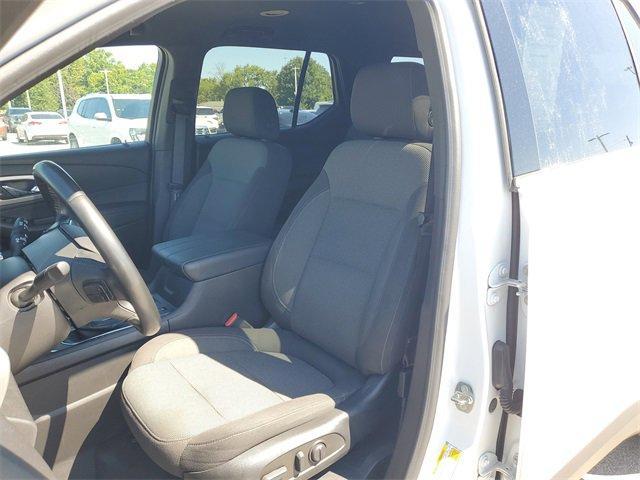 used 2023 Chevrolet Traverse car, priced at $28,988