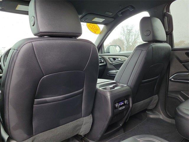 used 2025 Chevrolet Traverse car, priced at $37,998
