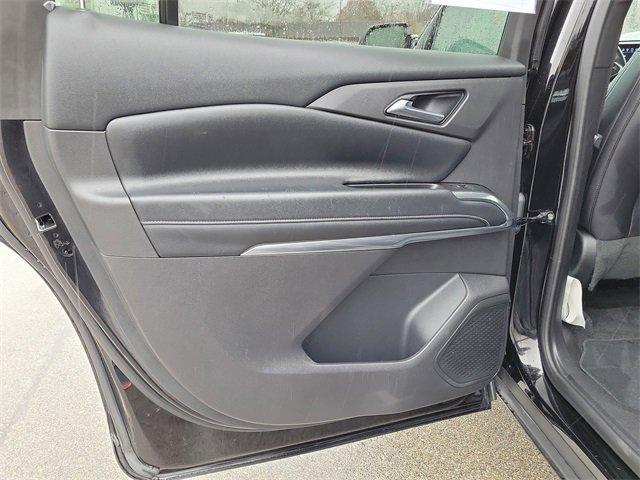 used 2025 Chevrolet Traverse car, priced at $37,998