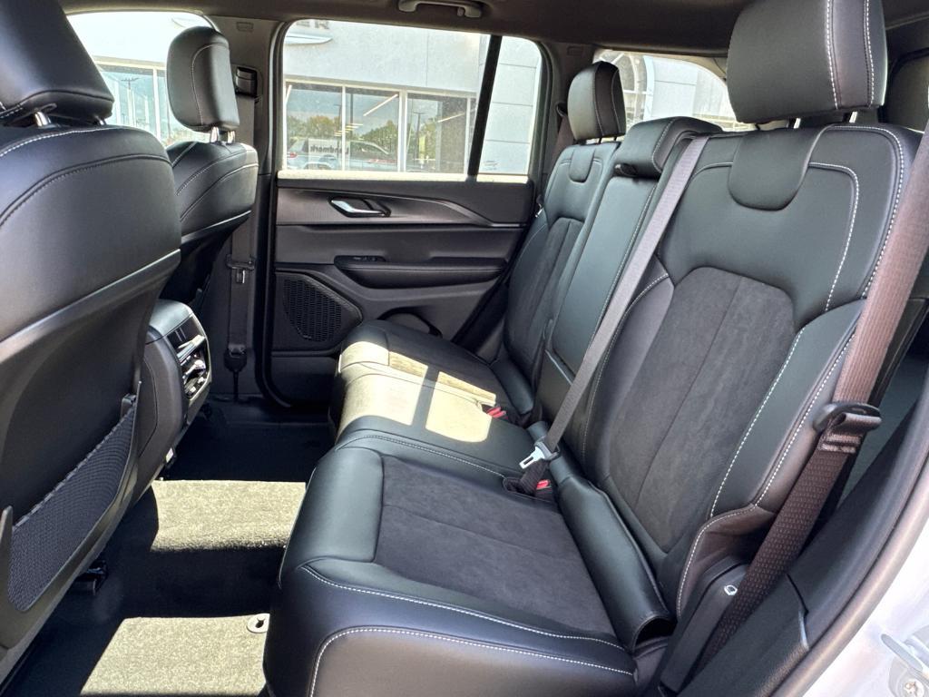new 2025 Jeep Grand Cherokee car, priced at $36,988