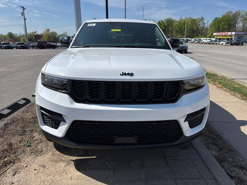 new 2025 Jeep Grand Cherokee car, priced at $36,988