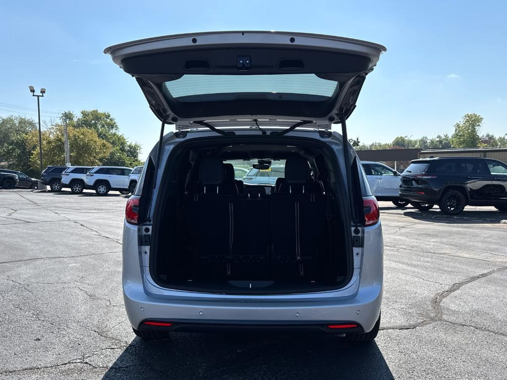 new 2026 Chrysler Pacifica car, priced at $41,988