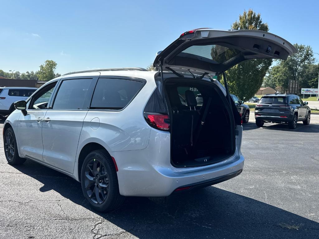 new 2026 Chrysler Pacifica car, priced at $41,988