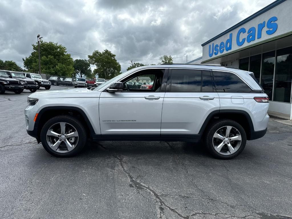 used 2022 Jeep Grand Cherokee car, priced at $28,988