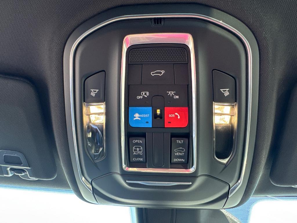 new 2025 Jeep Grand Cherokee car, priced at $35,988