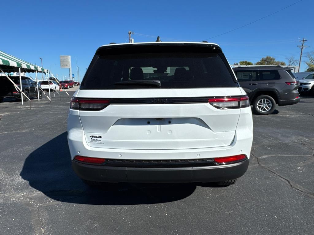 new 2025 Jeep Grand Cherokee car, priced at $35,988