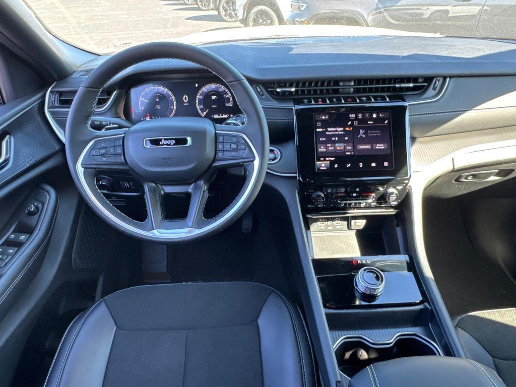 new 2025 Jeep Grand Cherokee car, priced at $35,988