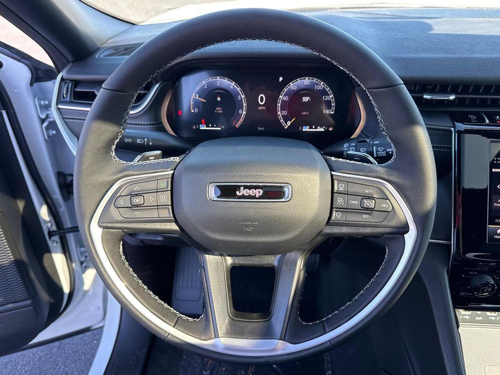 new 2025 Jeep Grand Cherokee car, priced at $35,988