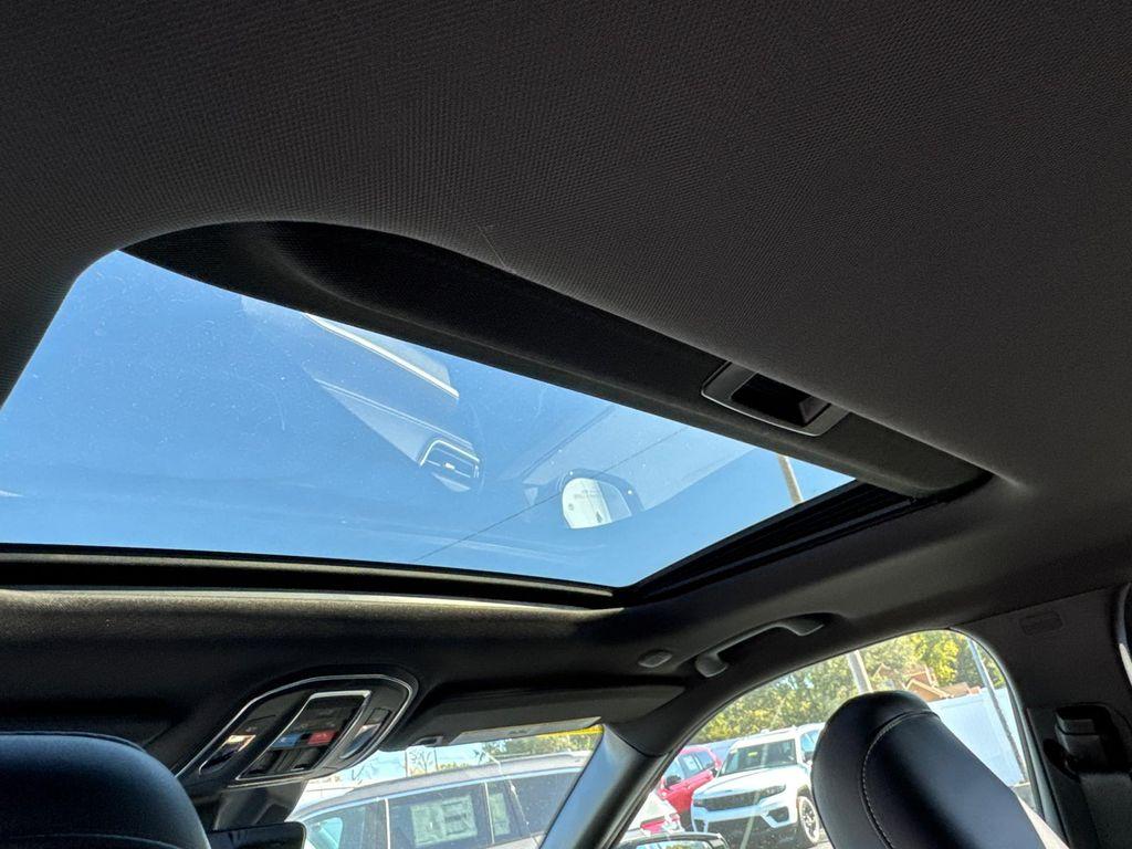 new 2025 Jeep Grand Cherokee car, priced at $35,988